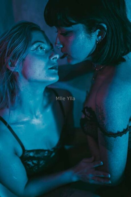 brunette petite onlyfans art xxx img