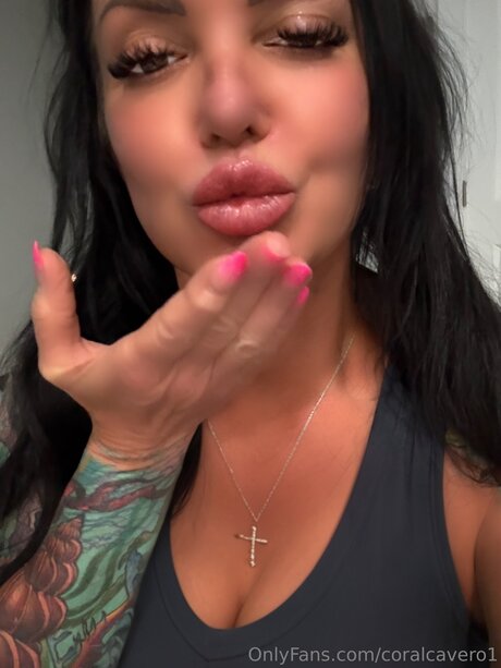 Coralcavero1 star pornographic picture