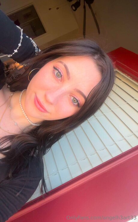Angelh3art33 free model pictures
