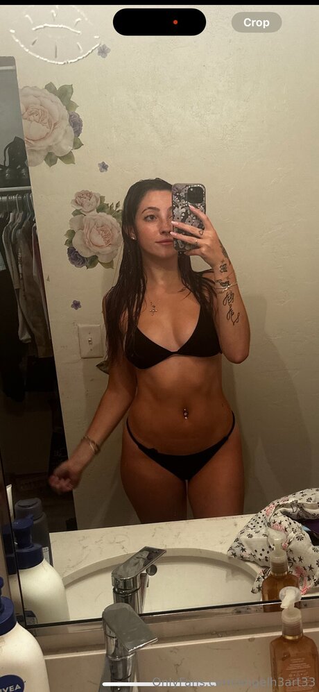 Angelh3art33 adult model photo