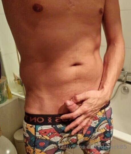 Denick85 nude model pic