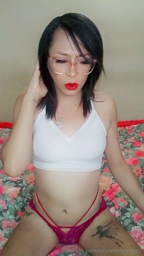Nicolehoneybee2 pornstar hd img