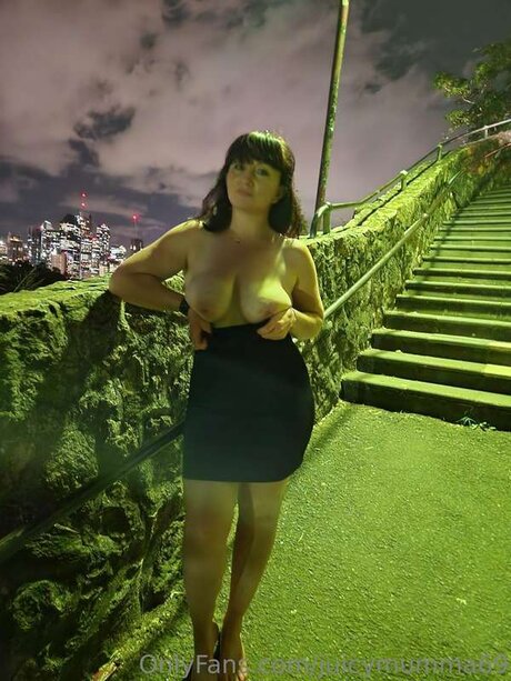 Juicymumma69 model sex pics