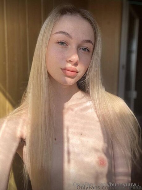 Bunnyuuwu nudes pornstar gallery