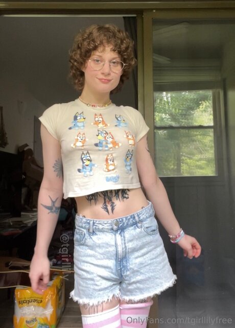 Tgirllilyfree nudes star img