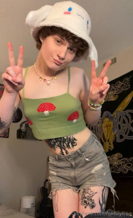 Tgirllilyfree star sexy pic