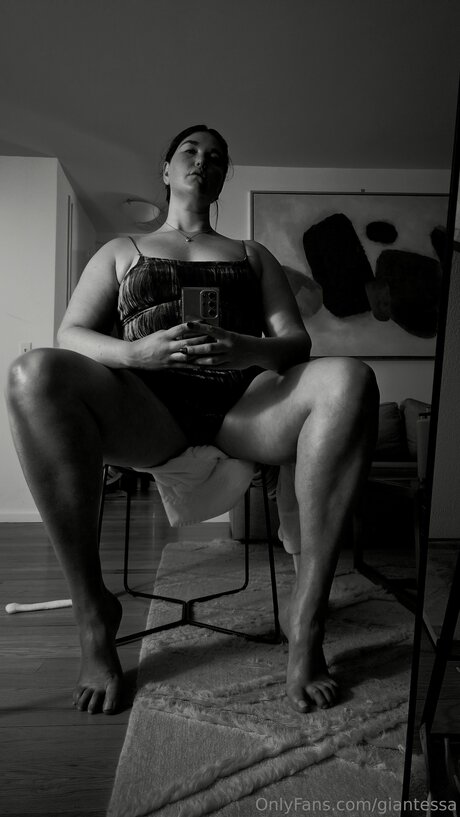 Giantessa pornstar sex images