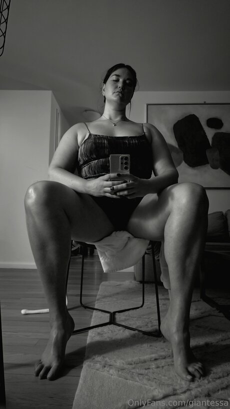 Giantessa nude model galleries