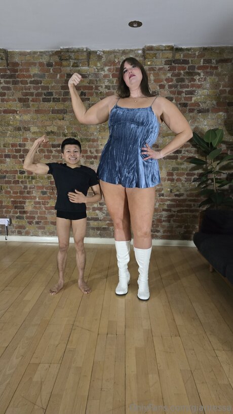 Giantessa profile image