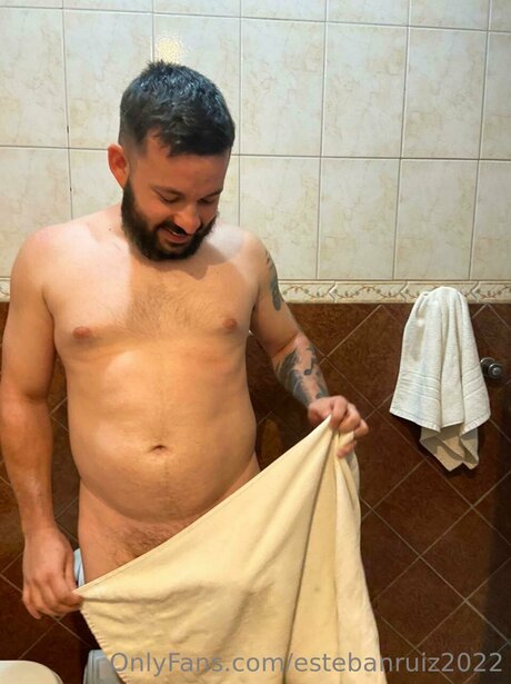 Estebanruiz2022 nude model image