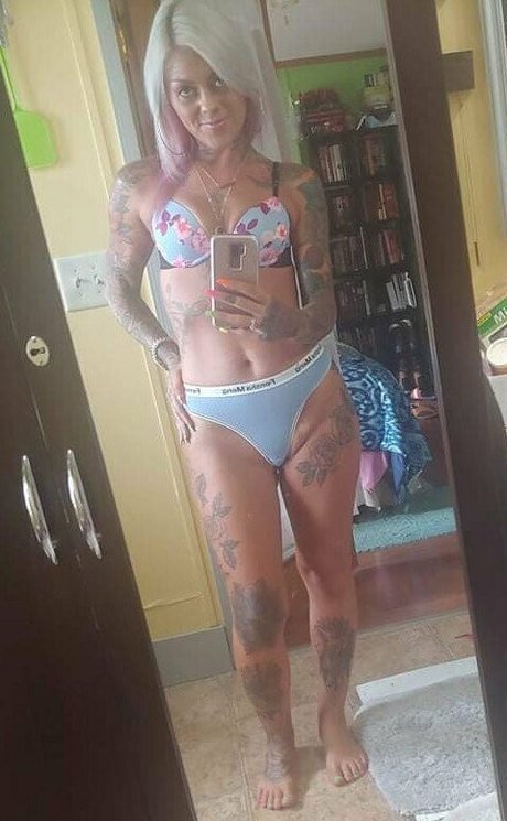 tattooedbarbie86 model high quality pics