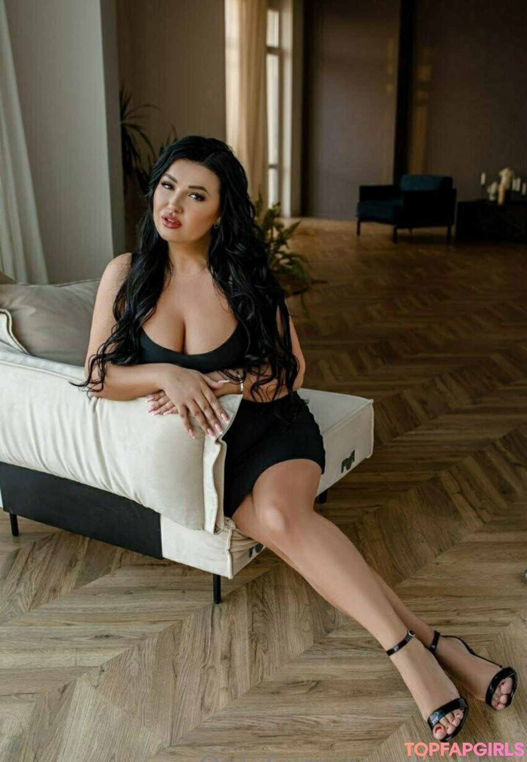 sarabig hot pornstar pic