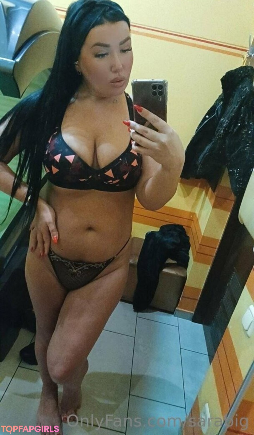 sarabig nude star gallery