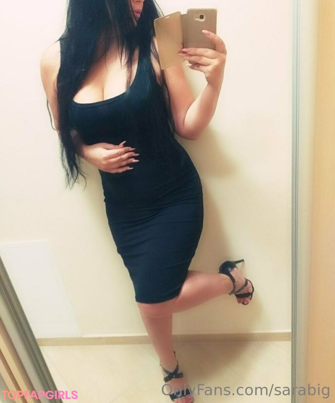 sarabig pornstar hot img