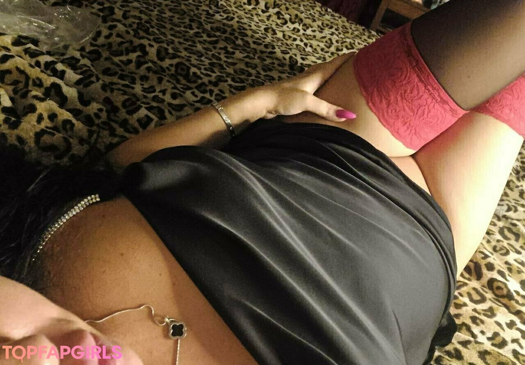 sarabig model sexy gallery