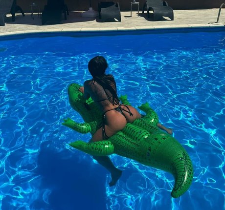 Flora Tabi high quality pornstar images