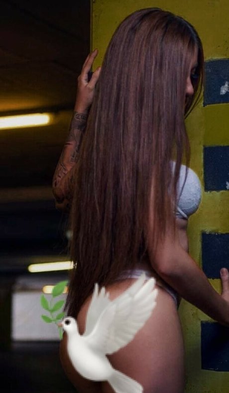 Flora Tabi sex model photos