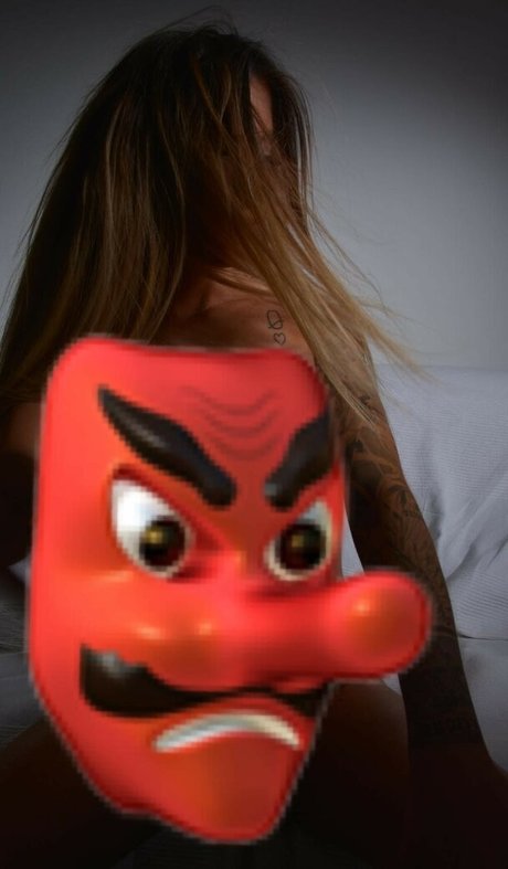 Flora Tabi model nice img