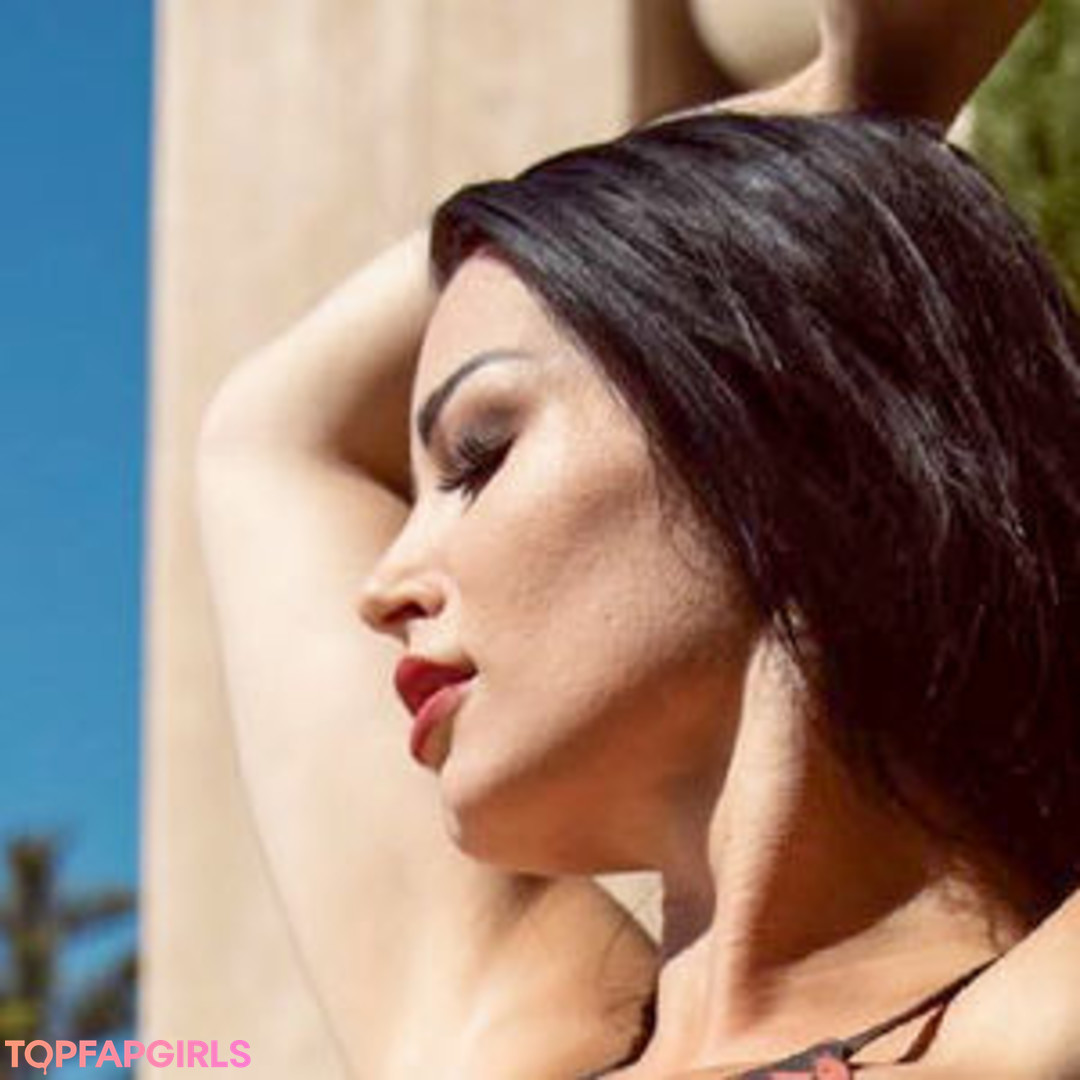 PaigeWWE model erotic image