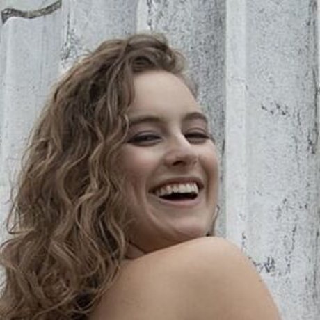 Laila Wolf model hot img