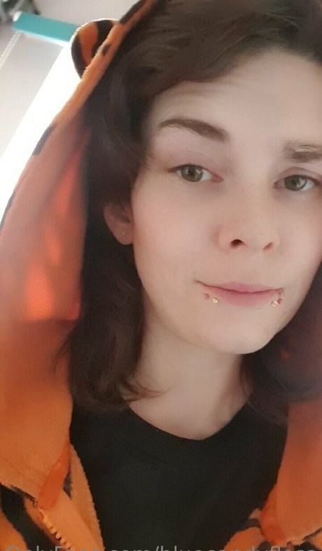 bluecandyfloss pretty actress pic