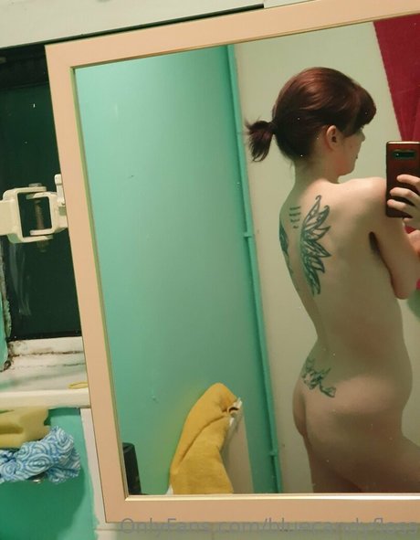 bluecandyfloss star naked photos