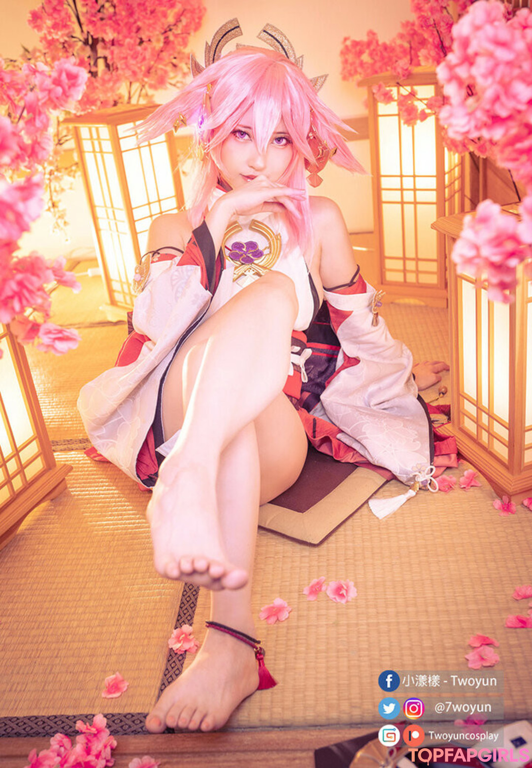 Twoyun hot model image