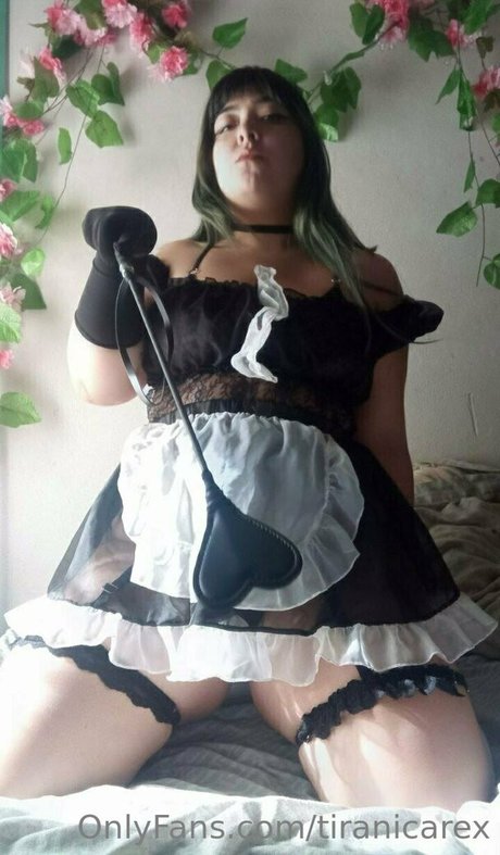 tiranicarex model sexy image