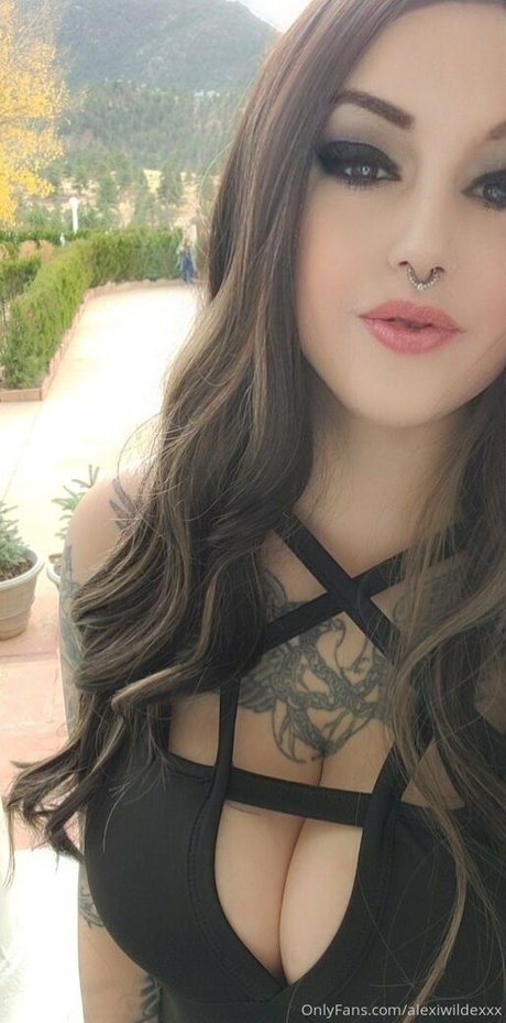 alexiwildexxx sex model photo