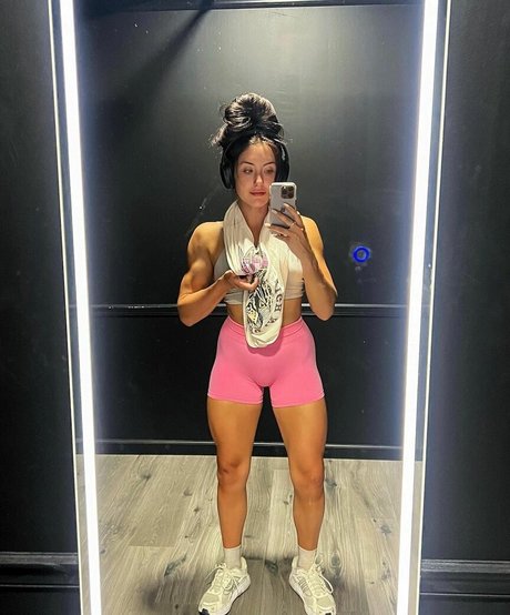 blowjob brunette onlyfans exclusive images