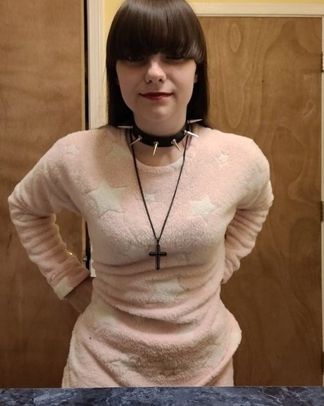 Morbid Mist exclusive model pics