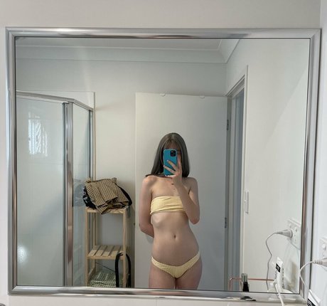 aussiebabyemily pornstar nude galleries