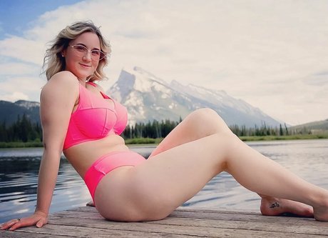 Saterra hd actress picture