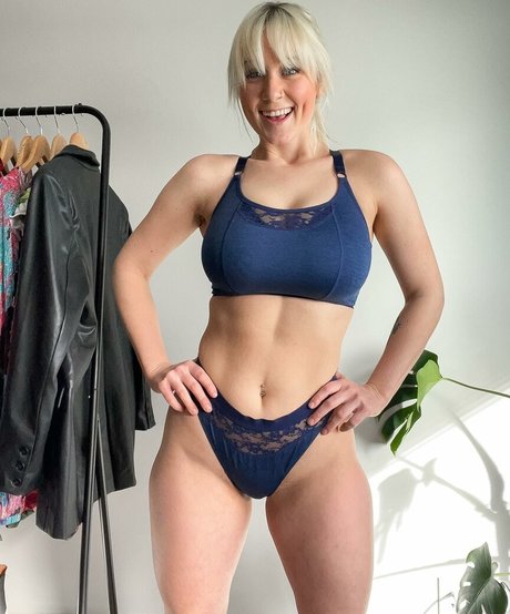 Saterra free actress photos