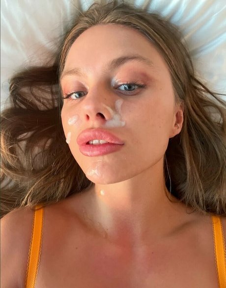 Ultrasadslut model exclusive pictures