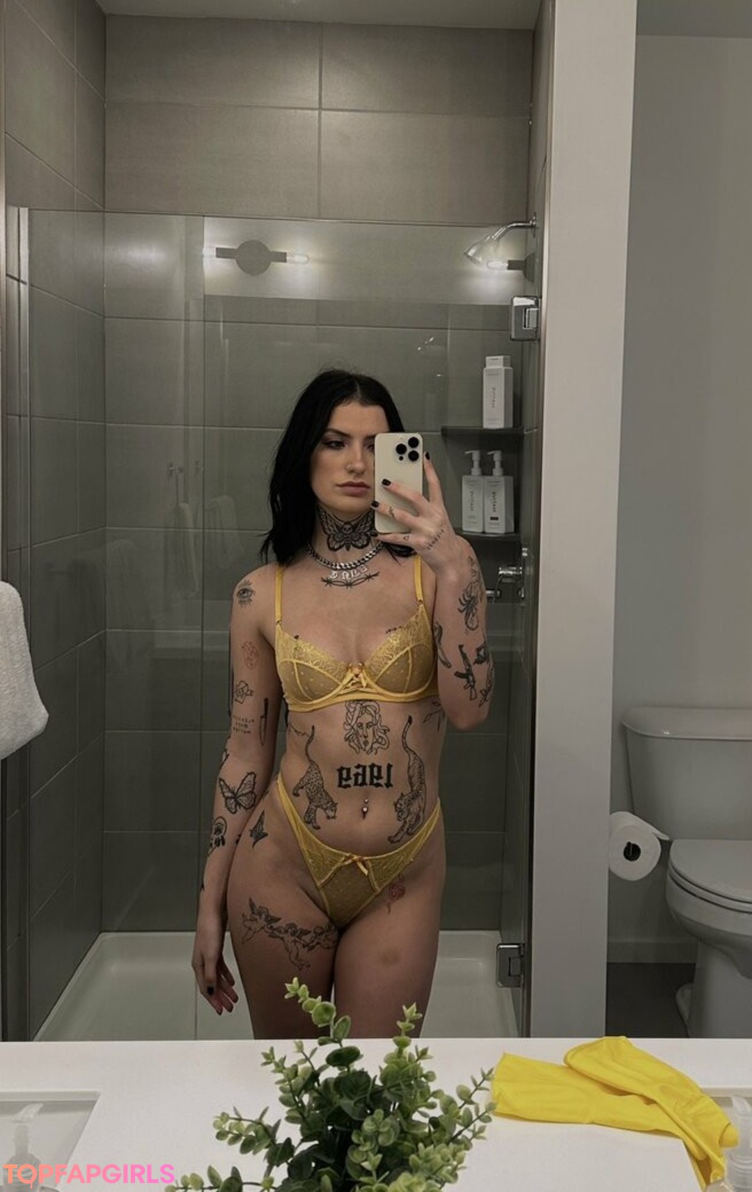 Emilysullivan exclusive star photos