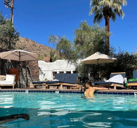 Chloe East nudes model pic