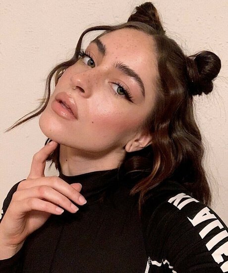 Bernadine elizabeth model beautiful photo