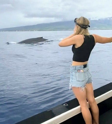 Nikki Glaser xxx model images