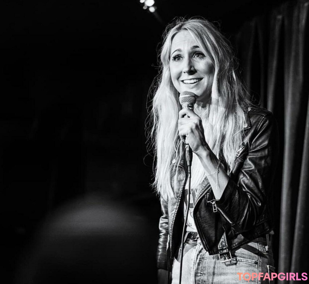 Nikki Glaser pornstar naked pic