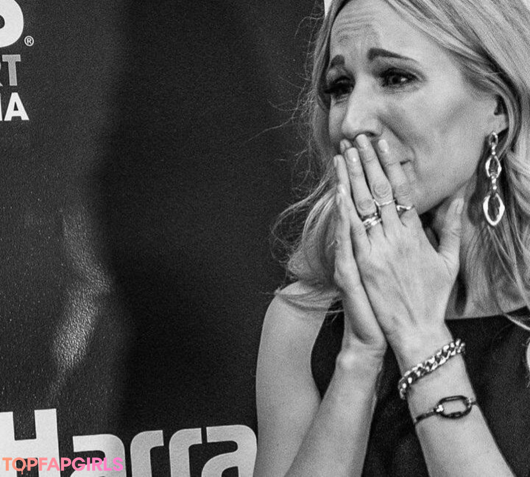 Nikki Glaser hd model pic