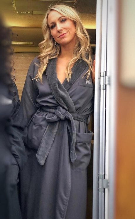 Nikki Glaser best actress img