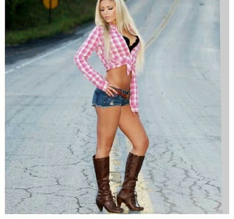 Anais Rizzo hot star images