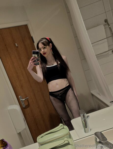 shatteredpolaroids star porn archive