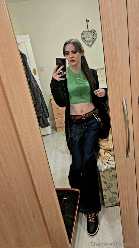 shatteredpolaroids model image