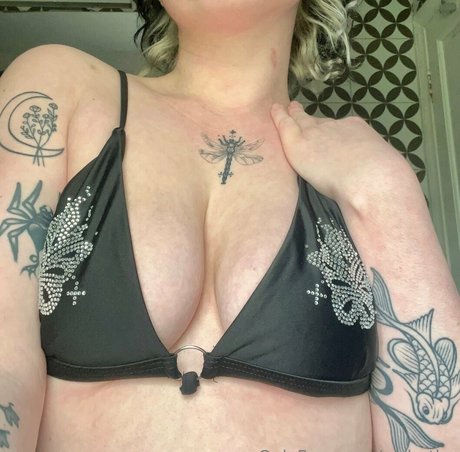 ez butler model nudes photo