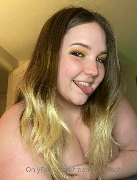 skinny brunette onlyfans exclusive photo