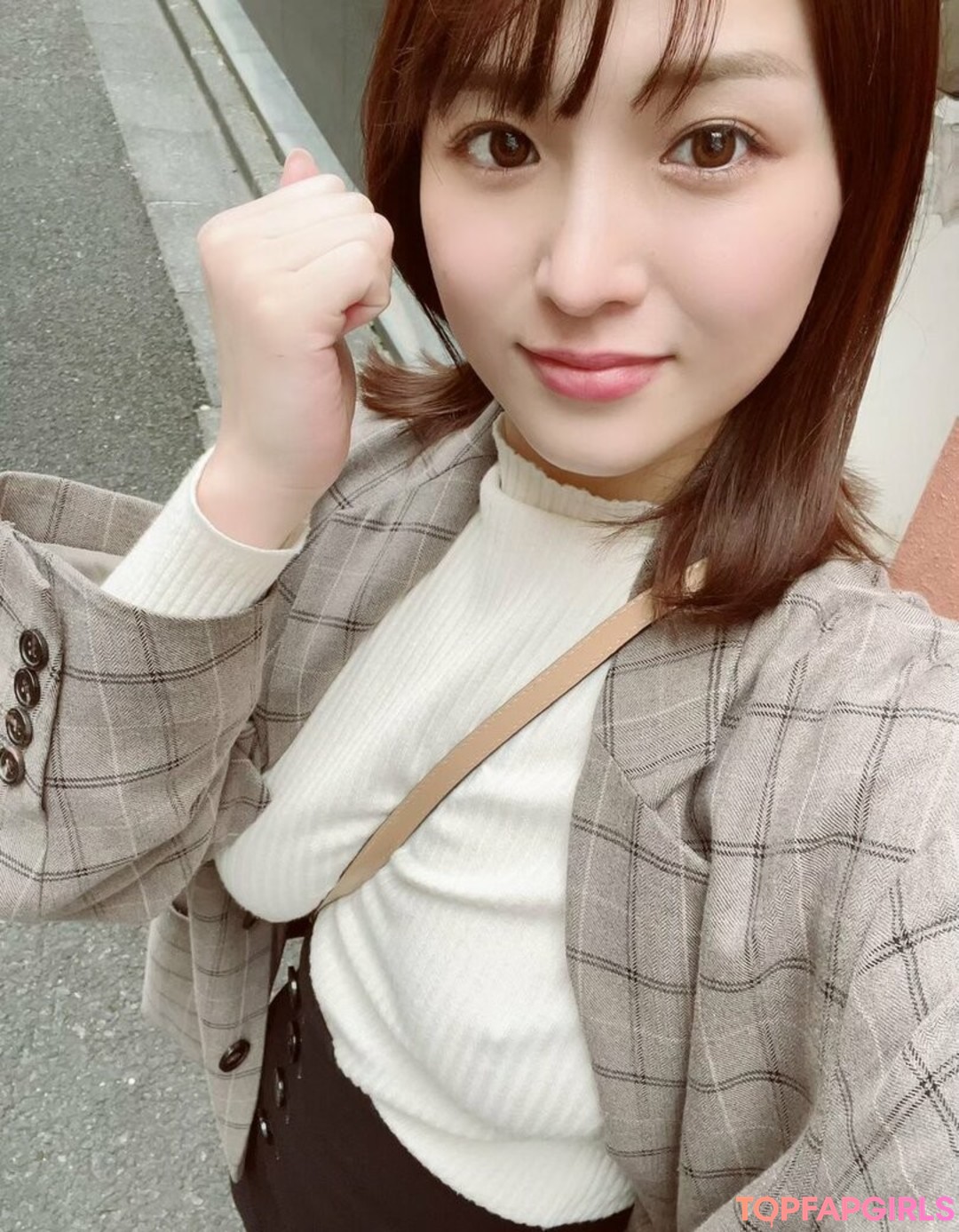 Minami 3s nude actress images