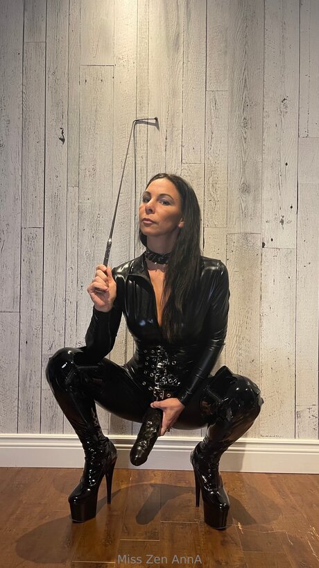 Misszenanna pornstar top photos