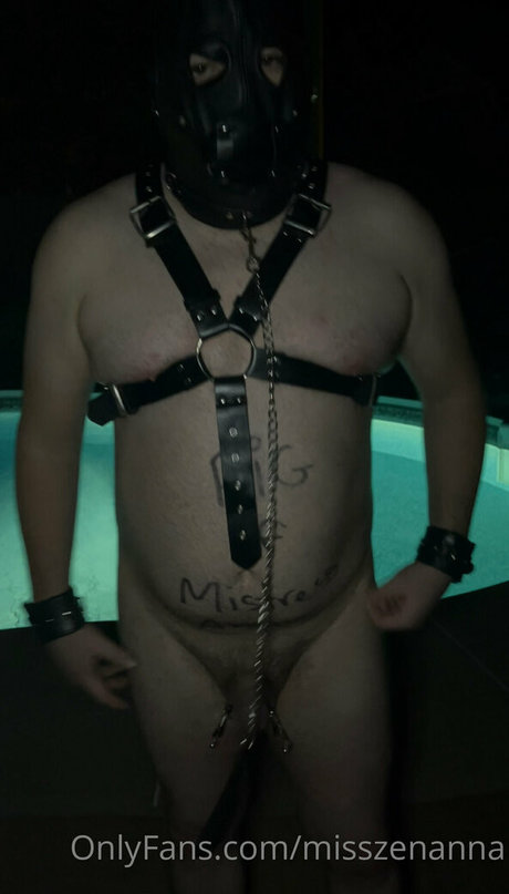 Misszenanna pornographic model archive